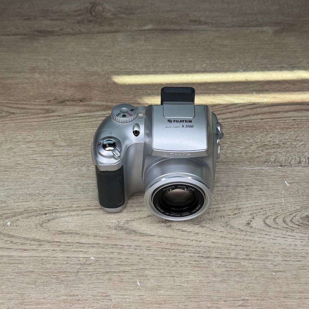 Fujifilm FinePix S3100 Digital Camera Silver 4.0MP 6x Zoom